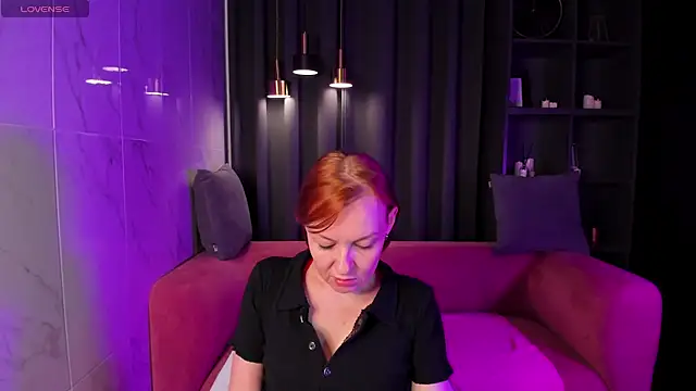 Snapshot of NikaGentle chatting on March 8, 8:44 am NikaGentle online show from March 8, 8:44 am