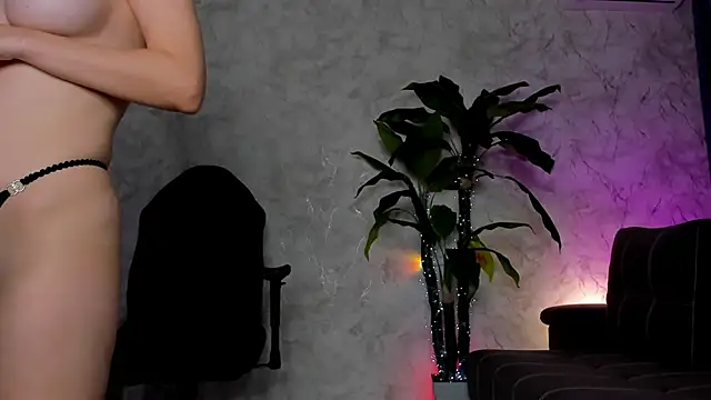 Emma7 online show from November 2, 2:14 am