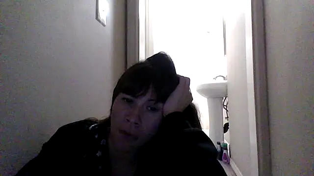 petitedoll29 online show from December 5, 1:14 am