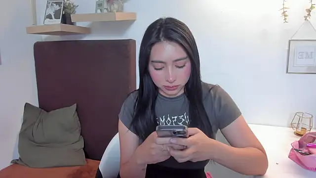 isabella jade online show from February 4, 10:24 pm