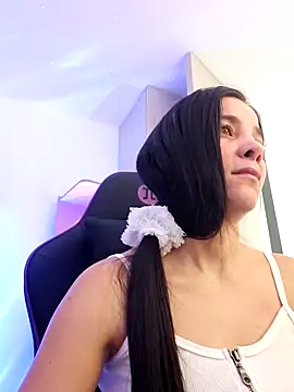 Snapshot of miaeyes chatting on January 21, 4:27 pm miaeyes online show from January 21, 4:27 pm