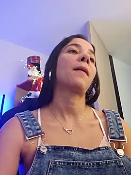 miaeyes online show from December 22, 1:19 pm