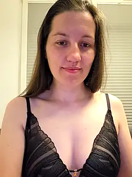 Nicole-Ray online show from June 11, 8:40 pm