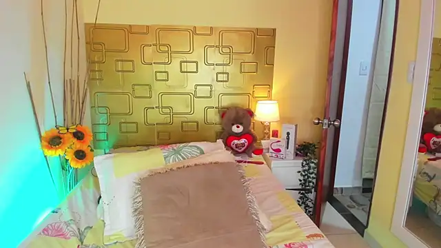 Julia Haye online show from February 5, 11:02 am