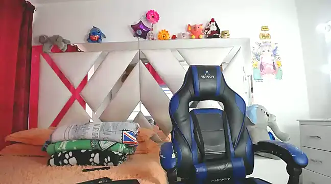 jakson hot online show from December 5, 8:33 pm