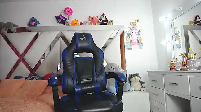 jakson hot online show from December 12, 11:25 pm