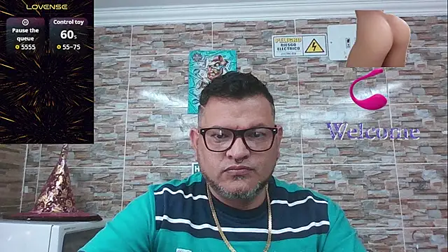 SexDiffrent online show from October 31, 6:42 pm