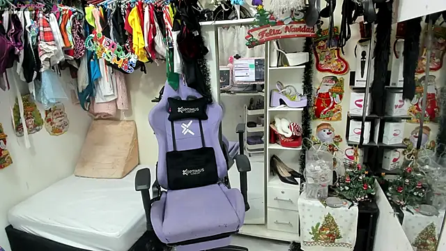 Snapshot of allsson_queen chatting on January 10, 11:29 pm allsson queen online show from January 10, 11:29 pm