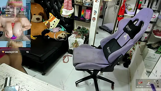 allsson queen online show from December 14, 8:24 pm