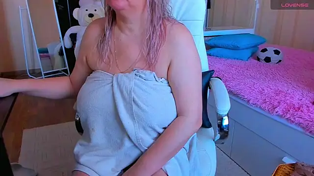 PamHardFuck online show from March 15, 8:15 am