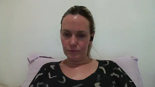 Snapshot of Annylove1 chatting on February 16, 11:59 pm Annylove1 online show from February 16, 11:59 pm