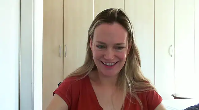 Snapshot of Annylove1 chatting on February 19, 12:44 pm Annylove1 online show from February 19, 12:44 pm