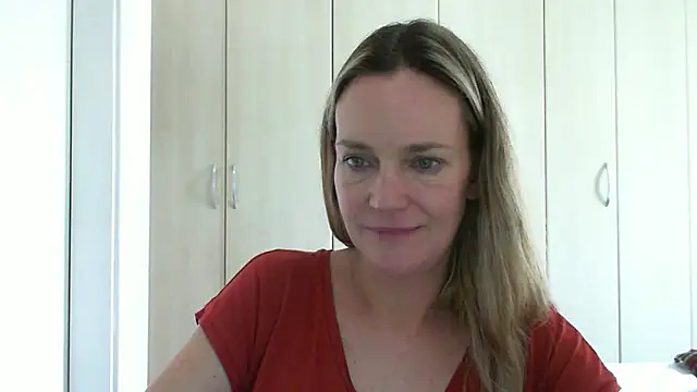 Snapshot of Annylove1 chatting on February 21, 4:26 pm Annylove1 online show from February 21, 4:26 pm