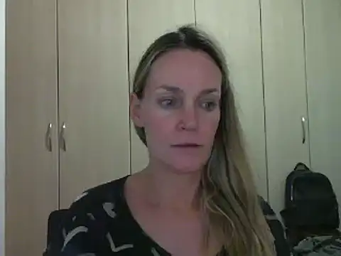 Snapshot of Annylove1 chatting on February 25, 10:50 pm Annylove1 online show from February 25, 10:50 pm