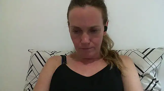 Snapshot of Annylove1 chatting on March 12, 12:20 am Annylove1 online show from March 12, 12:20 am