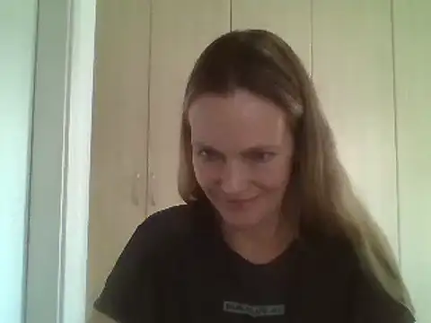 Snapshot of Annylove1 chatting on March 20, 4:53 pm Annylove1 online show from March 20, 4:53 pm