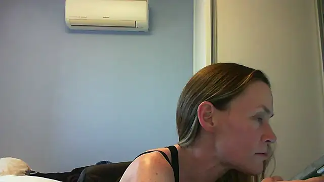 Snapshot of Annylove1 chatting on September 21, 6:53 pm Annylove1 online show from September 21, 6:53 pm