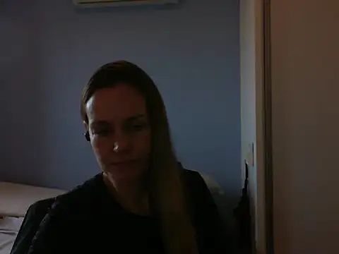 Snapshot of Annylove1 chatting on October 16, 11:00 am Annylove1 online show from October 16, 11:00 am