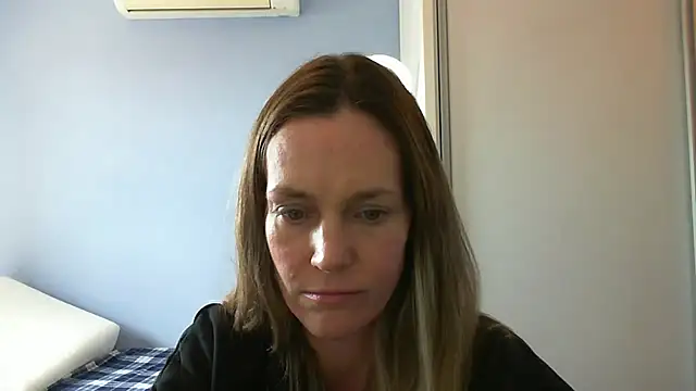 Snapshot of Annylove1 chatting on October 22, 5:13 pm Annylove1 online show from October 22, 5:13 pm