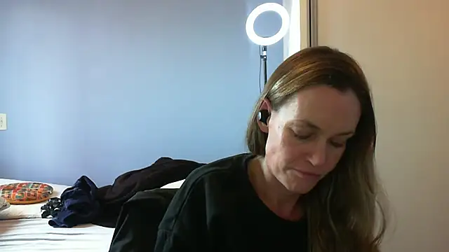 Snapshot of Annylove1 chatting on October 31, 4:30 pm Annylove1 online show from October 31, 4:30 pm