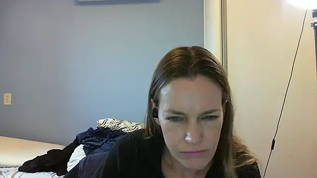 Snapshot of Annylove1 chatting on November 4, 10:14 am Annylove1 online show from November 4, 10:14 am