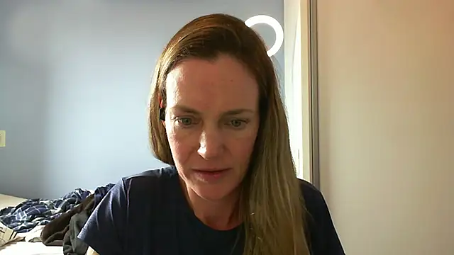 Snapshot of Annylove1 chatting on November 6, 3:35 pm Annylove1 online show from November 6, 3:35 pm