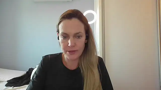 Snapshot of Annylove1 chatting on November 21, 2:49 pm Annylove1 online show from November 21, 2:49 pm