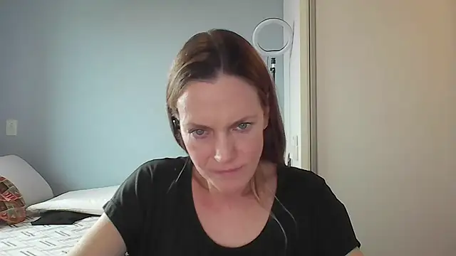 Snapshot of Annylove1 chatting on December 17, 4:02 pm Annylove1 online show from December 17, 4:02 pm