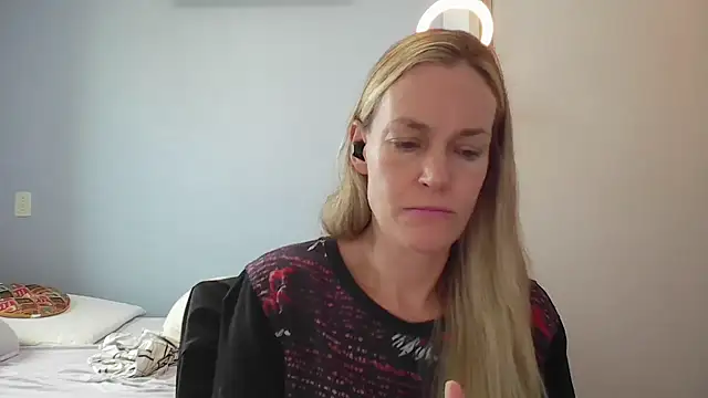 Snapshot of Annylove1 chatting on January 6, 10:52 am Annylove1 online show from January 6, 10:52 am