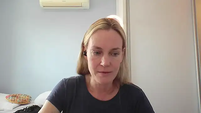 Snapshot of Annylove1 chatting on January 12, 3:50 pm Annylove1 online show from January 12, 3:50 pm