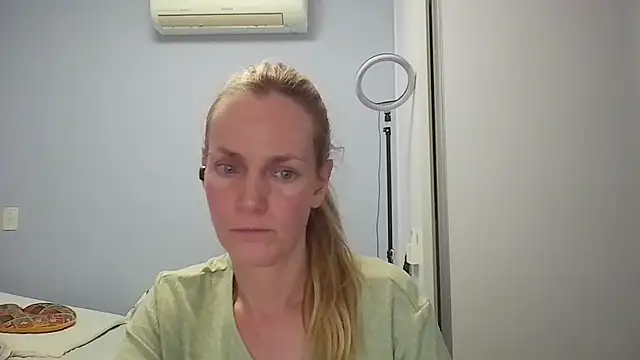 Snapshot of Annylove1 chatting on February 23, 12:30 am Annylove1 online show from February 23, 12:30 am