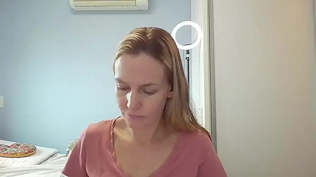 Snapshot of Annylove1 chatting on February 24, 10:13 am Annylove1 online show from February 24, 10:13 am