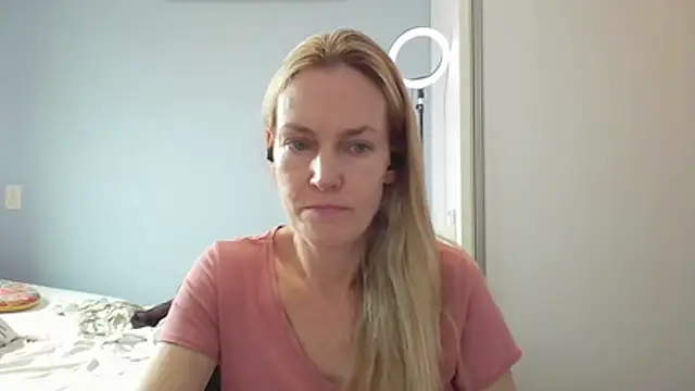 Snapshot of Annylove1 chatting on February 27, 12:38 pm Annylove1 online show from February 27, 12:38 pm