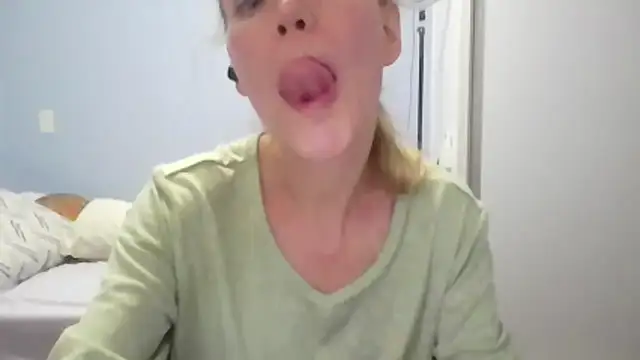 Snapshot of Annylove1 chatting on March 8, 12:30 am Annylove1 online show from March 8, 12:30 am