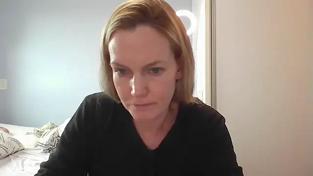 Snapshot of Annylove1 chatting on March 13, 4:24 pm Annylove1 online show from March 13, 4:24 pm
