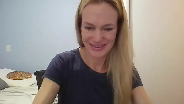 Snapshot of Annylove1 chatting on March 25, 12:33 pm Annylove1 online show from March 25, 12:33 pm