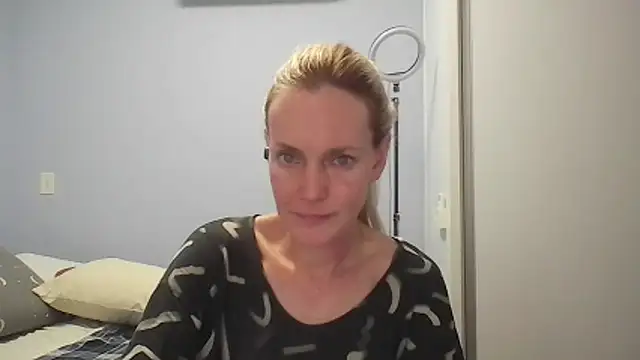 Snapshot of Annylove1 chatting on March 29, 1:27 am Annylove1 online show from March 29, 1:27 am