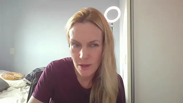 Snapshot of Annylove1 chatting on April 3, 4:49 pm Annylove1 online show from April 3, 4:49 pm