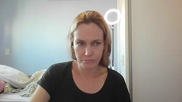 Snapshot of Annylove1 chatting on April 17, 4:43 pm Annylove1 online show from April 17, 4:43 pm