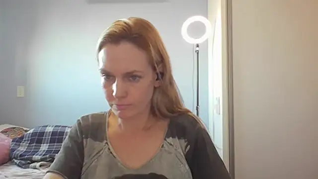 Snapshot of Annylove1 chatting on April 21, 10:54 am Annylove1 online show from April 21, 10:54 am