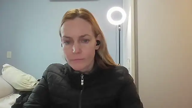 Snapshot of Annylove1 chatting on May 21, 10:44 am Annylove1 online show from May 21, 10:44 am