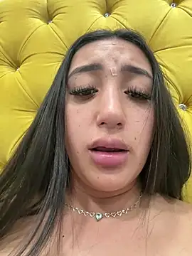 Snapshot of Hannahoff chatting on March 21, 4:17 am Hannahoff online show from March 21, 4:17 am