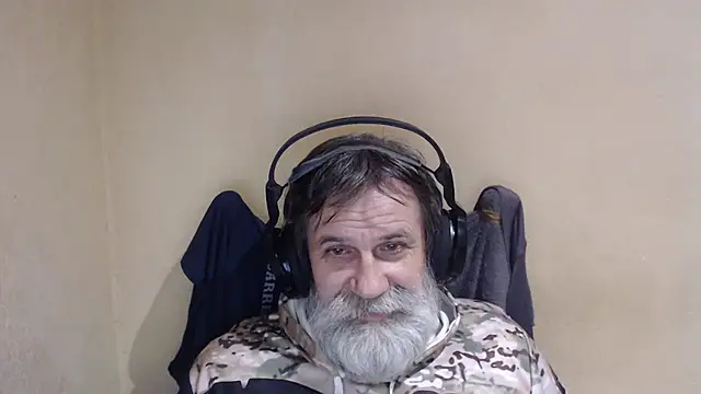 Snapshot of AlexNudo chatting on December 3, 7:12 pm AlexNudo online show from December 3, 7:12 pm