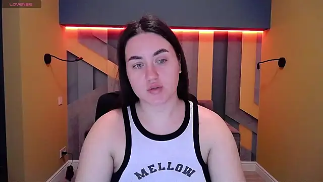 Roxie Bradley online show from December 21, 6:52 am