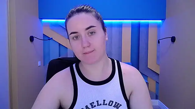 Roxie Bradley online show from December 22, 10:28 am