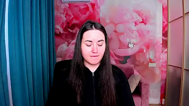 Roxie Bradley online show from December 26, 7:03 am