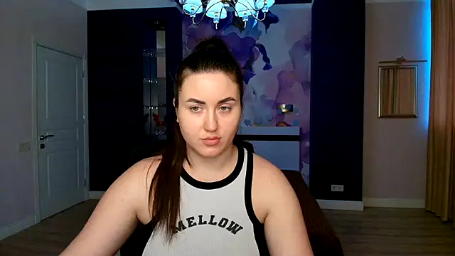 Roxie Bradley online show from January 22, 7:35 am