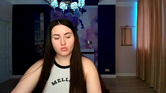 Roxie Bradley online show from February 7, 7:29 am