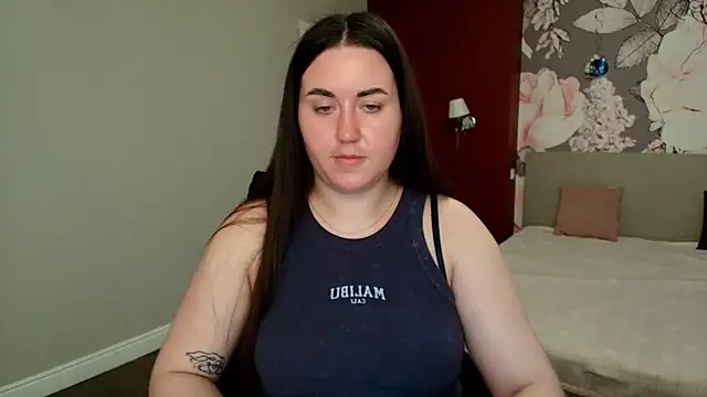 Roxie Bradley online show from May 15, 5:47 am