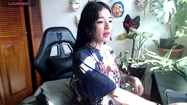 cat salo online show from May 25, 7:31 pm